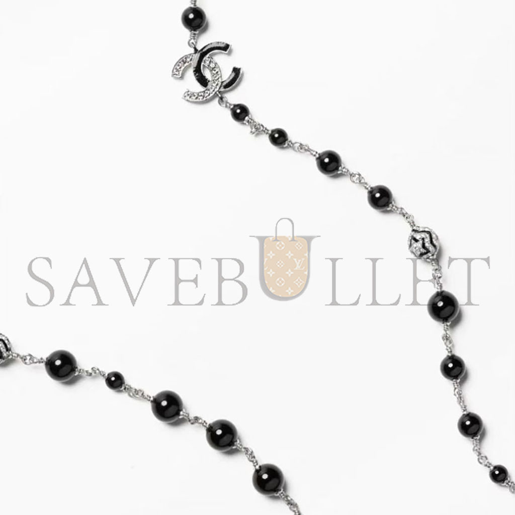 CHANEL BLACK AND WHITE CC LOGO FAUX PEARL LONG NECKLACE J89703